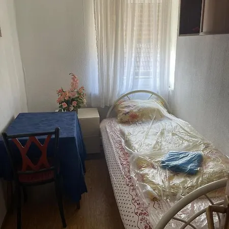 אכסניה Haus Rennsteig *